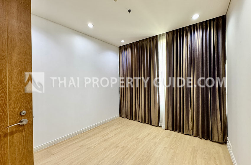 Condominium in Sathorn : The Royal Saladaeng 